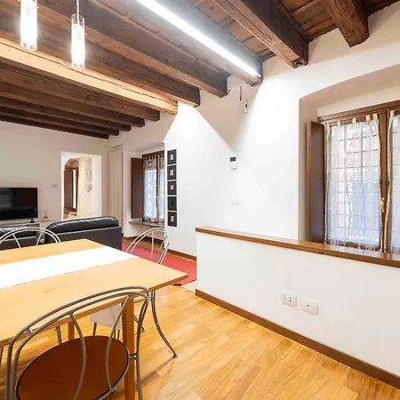 Apartment Leoncino 9